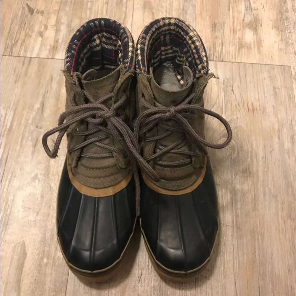 Donner mountain duck boots